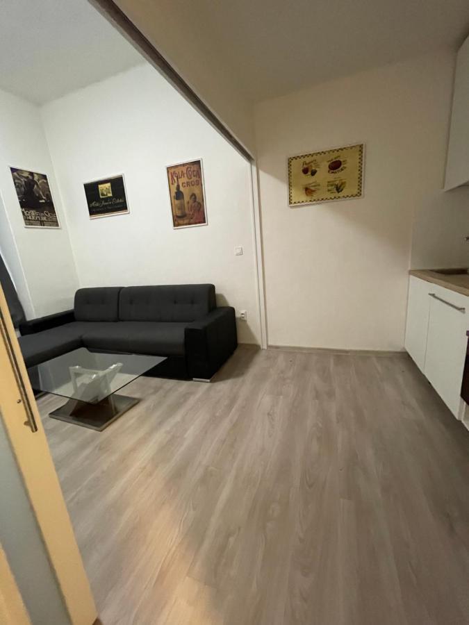 Red&Black Apartment City Centr, Na Hradbach 118 Ostrava Exterior photo
