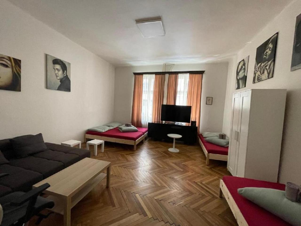 Red&Black Apartment City Centr, Na Hradbach 118 Ostrava Exterior photo